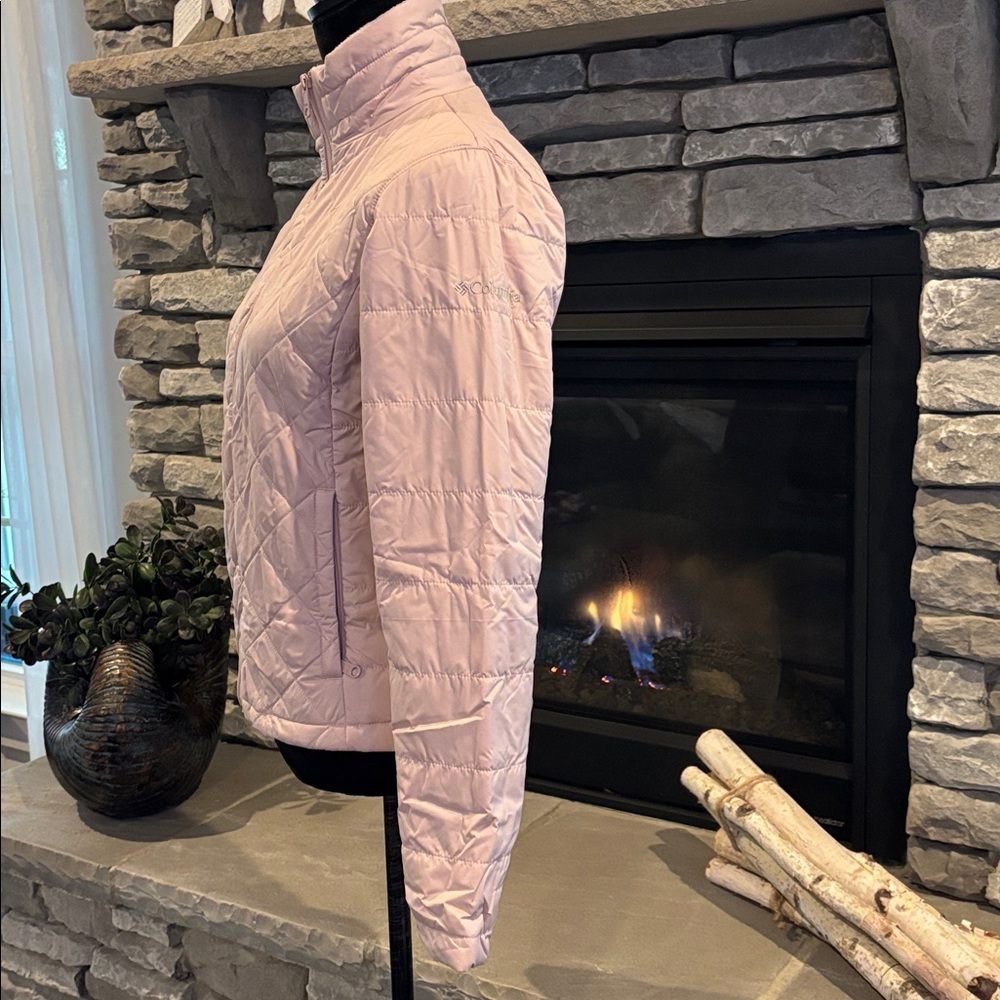 Columbia Puffer jacket/coat,zipper hip pockets,full zip,high neck, lightweight - Picture 2 of 8